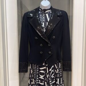 St. John ladies jacket size 6 listing is for the jacket only